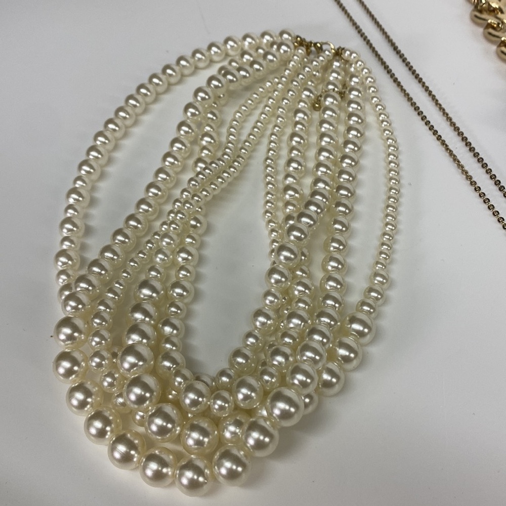 Necklaces - Picture 5 of 6
